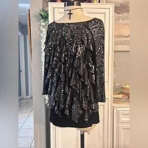 Black & Silver Sparkly Blouse Medium Ruffle Fitted‎ Stretchy Party Holiday